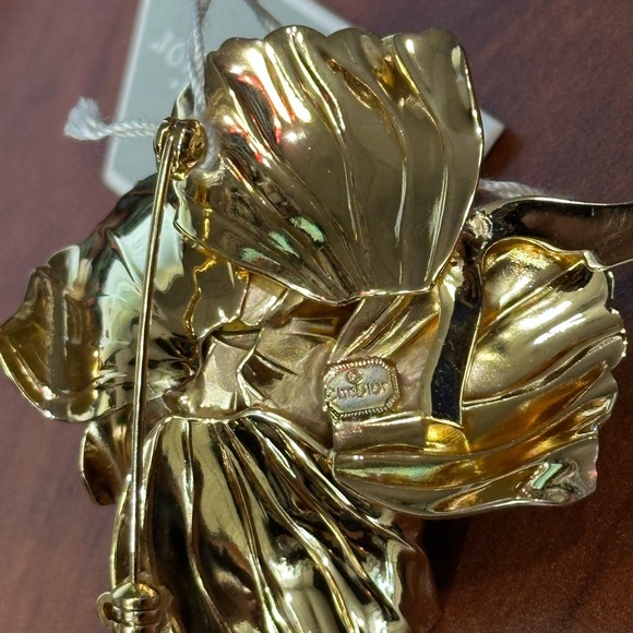 Dior Gold Floral Brooch - Picture 14 of 14